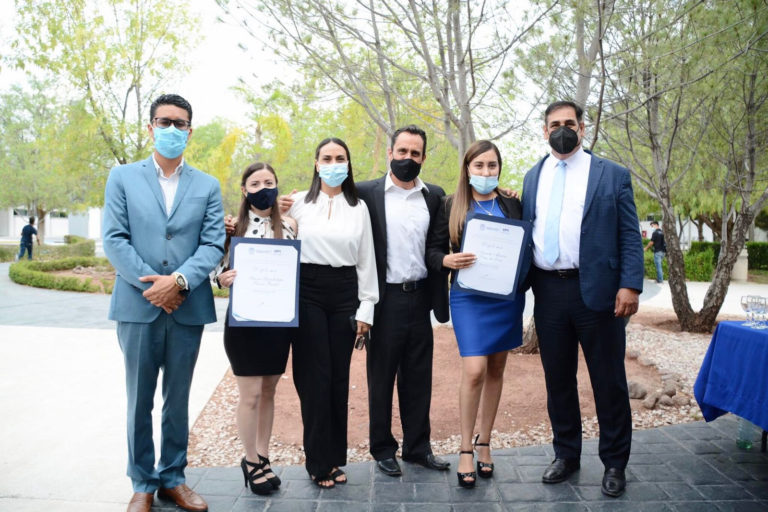 Egresa la primera generación ingenieros y licenciados bajo el modelo de formación dual en la UPA