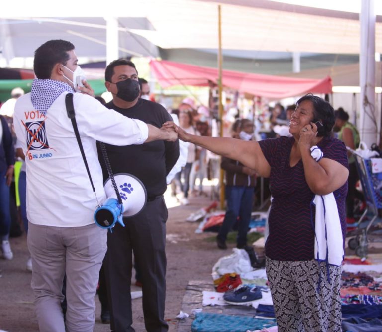 Leonardo Montañez recorrió calles, parque y tianguis de la capital de Aguascalientes