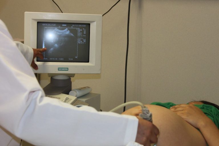 Estados podrán regular gestación subrogada: SCJN