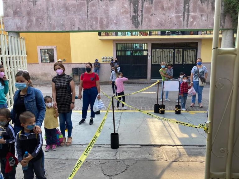 240 mil estudiantes de educación básica regresaron a clases presenciales