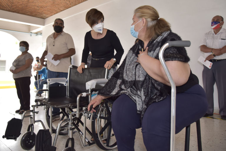 DIF de Aguascalientes realizó sexta entrega de sillas de ruedas