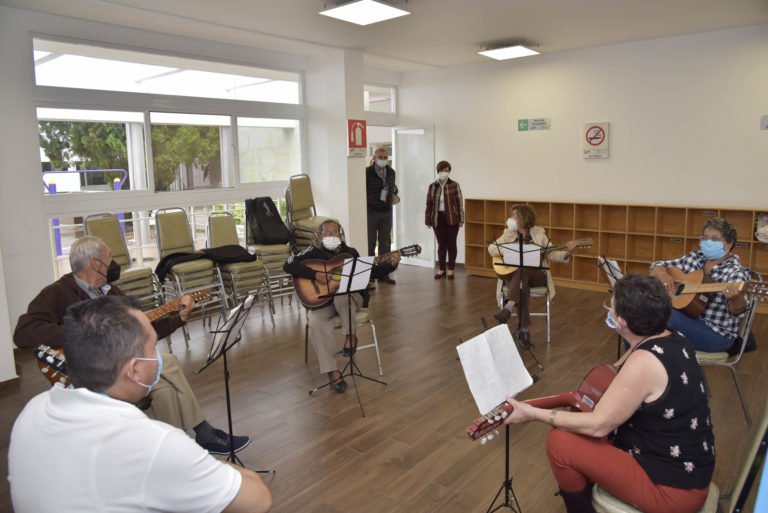 DIF de Aguascalientes abre talleres presenciales de esparcimiento y oficios para adultos mayores