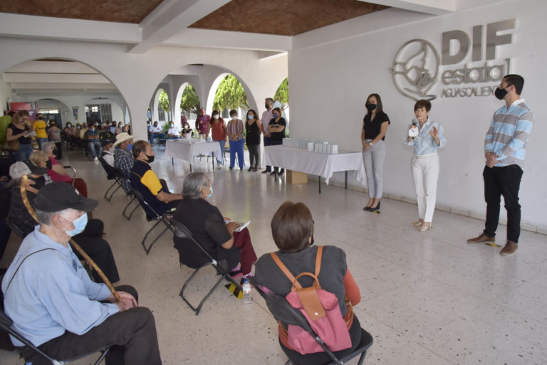 DIF de Aguascalientes entregó auxiliares auditivos   