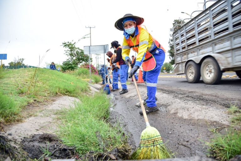 Municipio de Aguascalientes refuerza limpieza de canaletas y rejillas de caimanes por lluvias