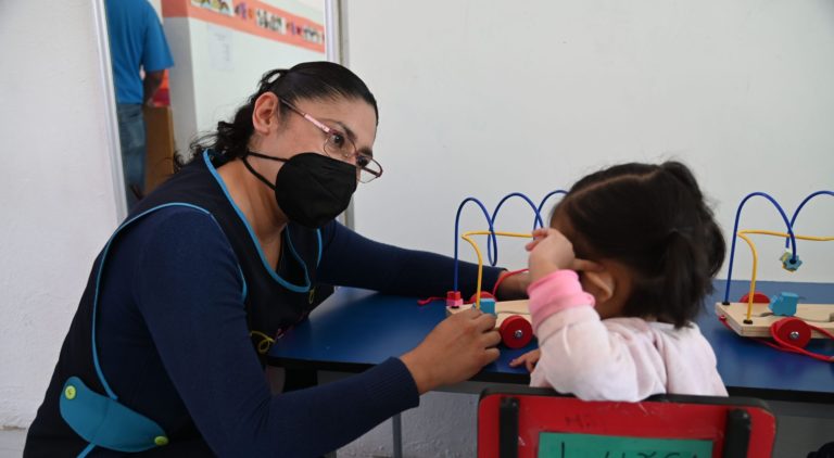 Capacitan al personal del DIF Municipal en nuevos métodos pedagógicos