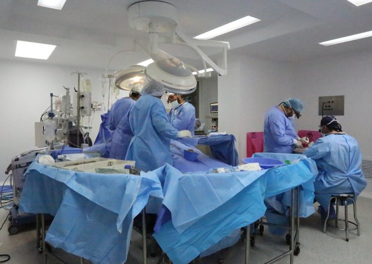 Trasplantados deben vacunarse contra covid-19 para evitar decesos