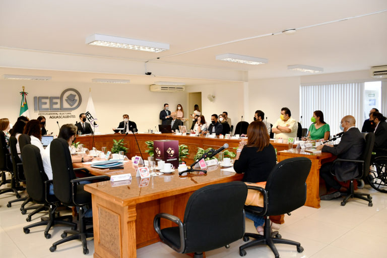 Entrega IEE constancias a cargos electos por representación proporcional