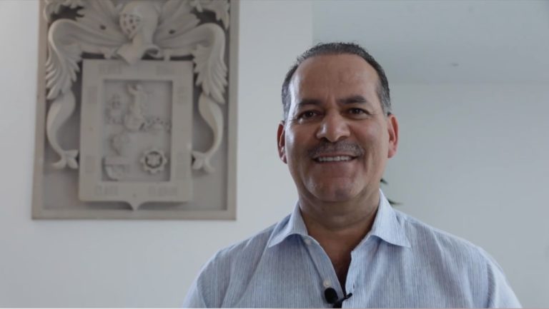 Gobernador de Aguascalientes emitió su voto y llamó a participar en la jornada electoral