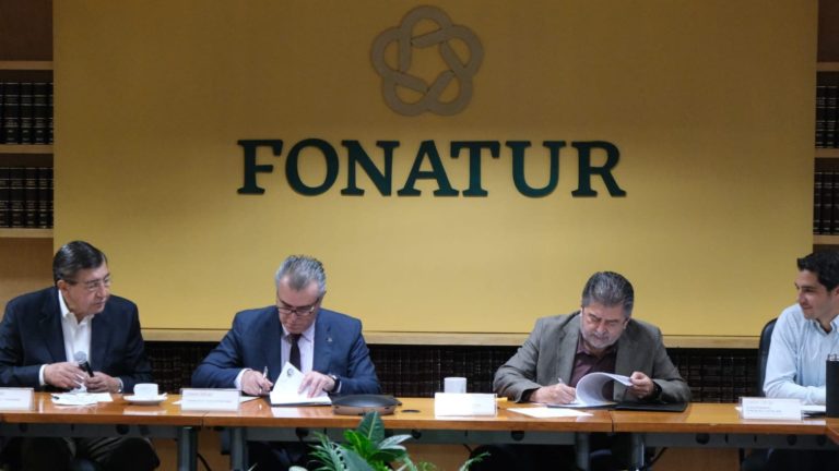 Concamin y Fonatur firman convenio para impulsar desarrollo del sureste del país