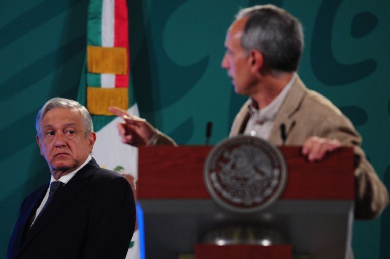 AMLO y López-Gatell ven interés comercial de farmacéuticas en sugerencia de dosis extra y vacunar a niños