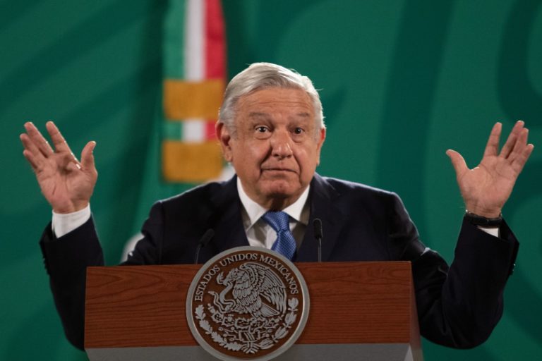 Hay que construir una nueva clase media, “más humana, fraterna y solidaria”: AMLO