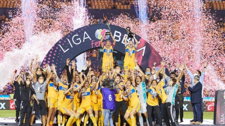 Tigres femenil consigue bicampeonato tras golear a Chivas