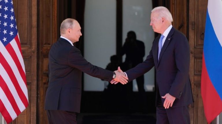 “Ataques contra la democracia no serán tolerados”, advierte Biden a Putin
