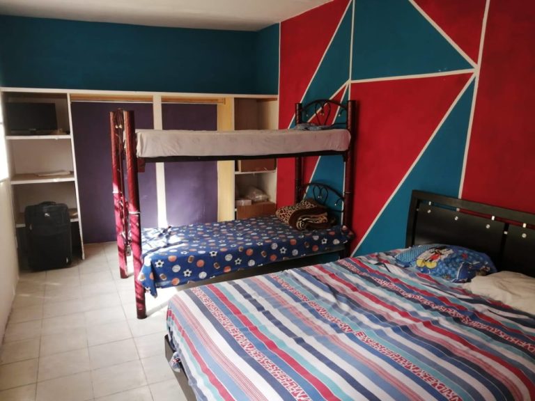 Instalaciones eléctricas viejas y zonas sin techar: necesidades del refugio de CAVA