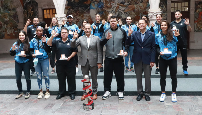 Gobernador y titular del IDEA recibieron a Lobas de Aguascalientes