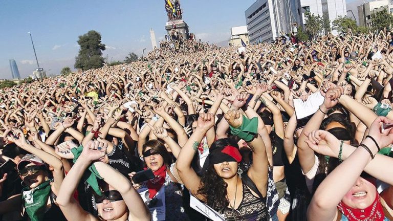 Chile: feministas están presentes en la nueva Constitución