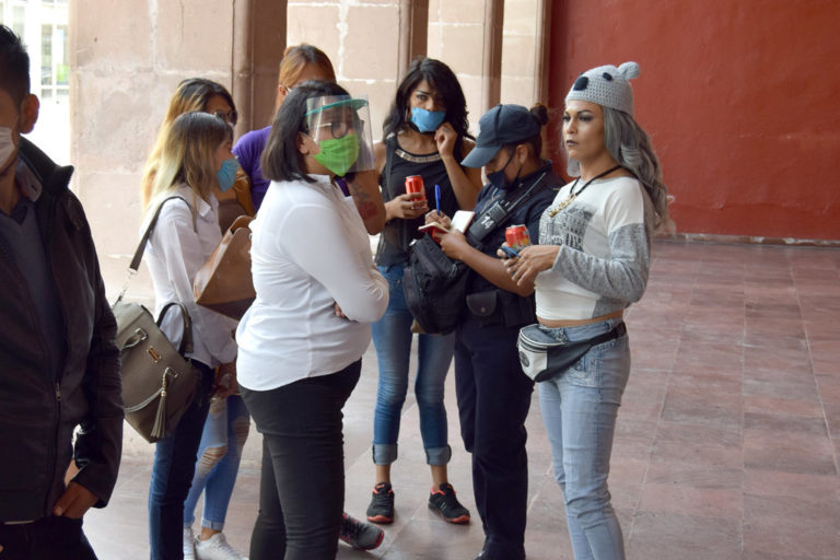 “Queremos demostrar que somos parte de la sociedad”, mujeres trans organizan brigadas en zonas vulnerables