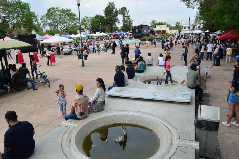 Descartan cierres de actividades; la prioridad es que la sociedad se vacune