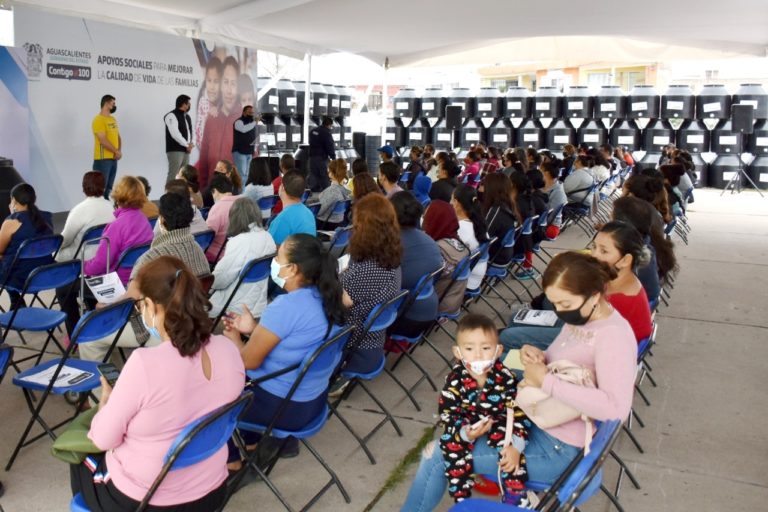 Inicia programa de entrega de tinacos en Aguascalientes