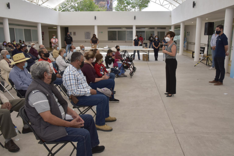 En Aguascalientes, DIF Estatal entregó auxiliares auditivos