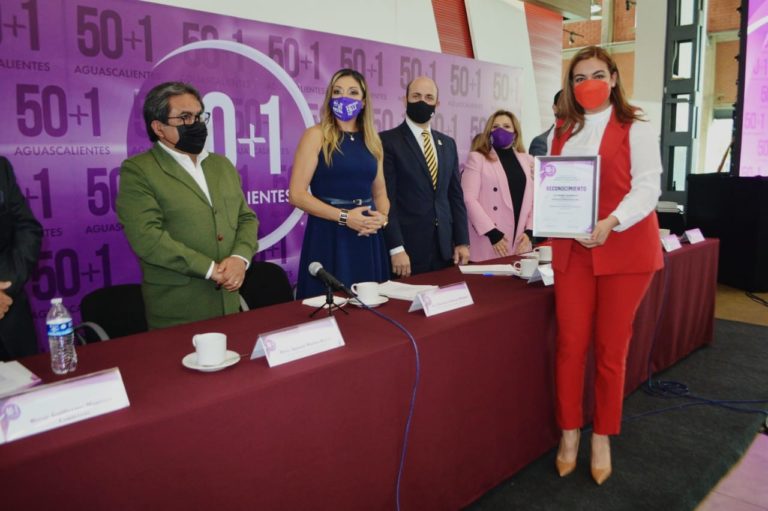 PRI recibe reconocimiento del colectivo 50+1