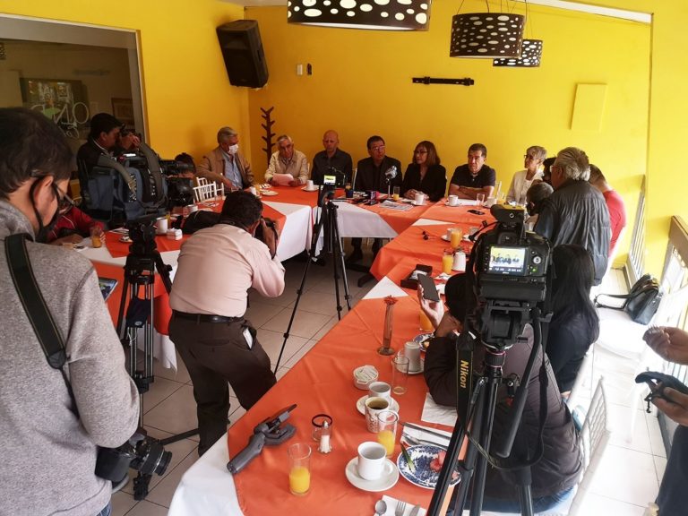 Trabajadores de salud exigen renovación sindical