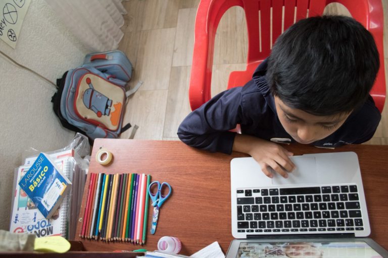 Autoridades educativas deben garantizar la educación a distancia para quienes no desean ir a escuelas