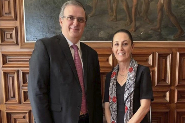 AMLO lanza nombres de sus posibles “sucesores” como candidatos a la presidencia: Sheinbaum y Ebrard primeras opciones