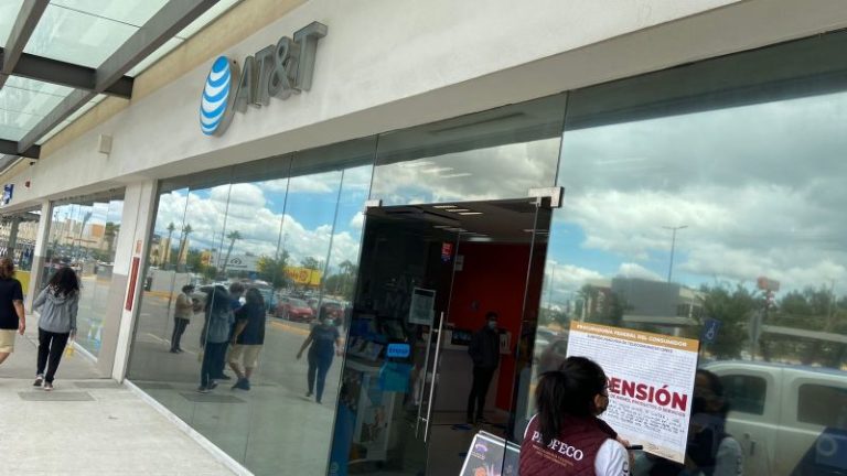 Profeco suspende a AT&T en 10 ciudades por irregularidades en contratos de telefonía móvil