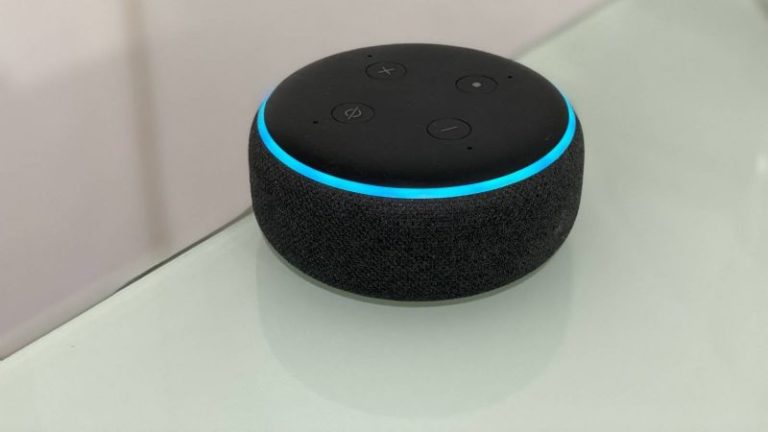 Se quejan contra Amazon por bullying contra mujeres llamadas como su asistente virtual: Alexa