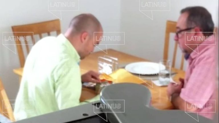 Revelan video de otro hermano de AMLO, Martín Jesús López Obrador, recibiendo dinero de David León