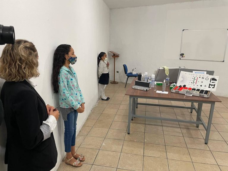 Trabajadores del hospital Hidalgo, en Aguascalientes, lanzan campaña de donación de lentes para sus hijos