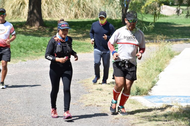Sara Ramírez, corredora aguascalentense, gana ultramaratón 200 millas de México