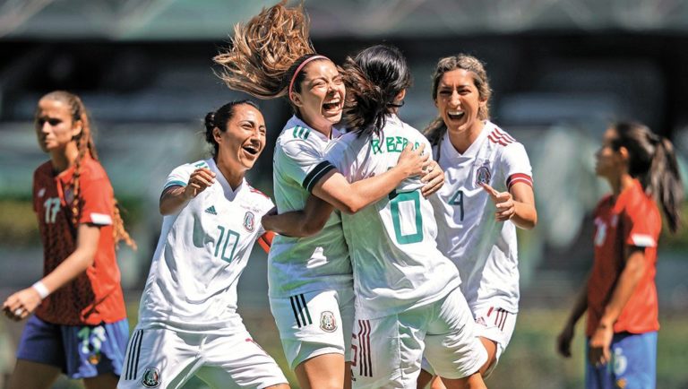 Federación Mexicana de Fútbol busca sacrificar partidos de la selección femenil para pagar sanción de la FIFA por grito homofóbico en partidos de la selección varonil.