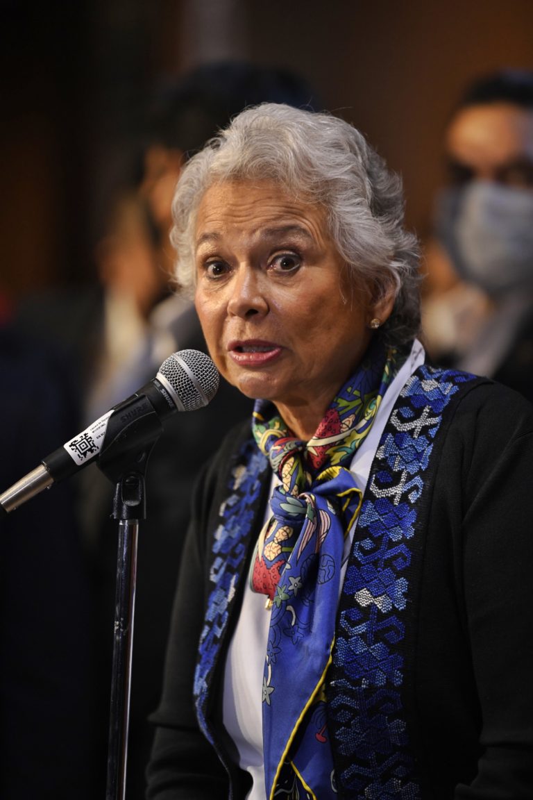 Sánchez Cordero alerta sobre cuenta falsa de WhatsApp para pedir dinero en su nombre 