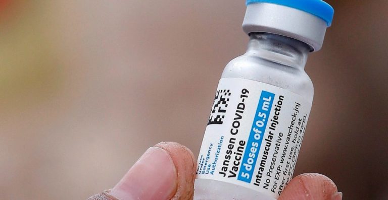 Johnson & Johnson asegura que una dosis de refuerzo contra covid-19 multiplica los anticuerpos por nueve