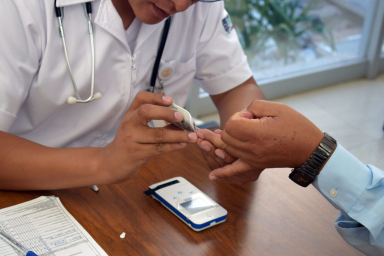 Retos para el sistema de salud: cobertura universal, mejorar la prevención y eficiencia presupuestal