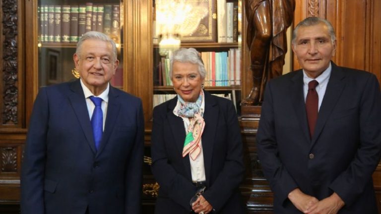 AMLO nombra a Adán Augusto como sucesor de Sánchez Cordero en la Segob 