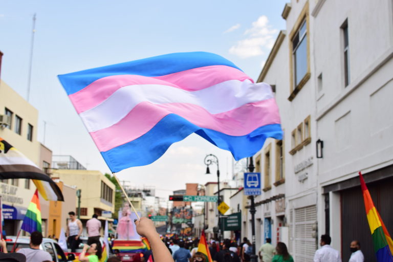 130 personas trans siguen en espera atención médica especializada