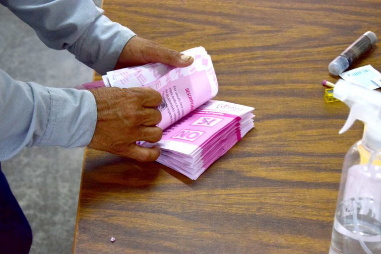 Hackean Twitter de Secretaría de Salud, llaman “cacaslovers” a votantes de consulta popular