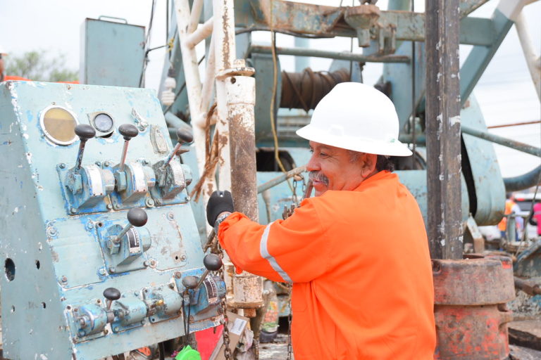 Comienzan obras de nuevo colector sanitario y pozo de agua en Aguascalientes