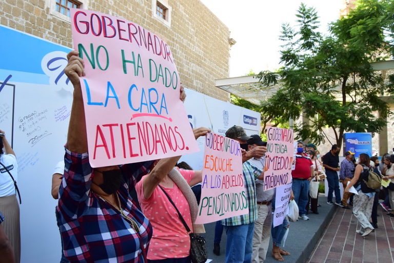 Pensionados del Isssspea siguen en su lucha 