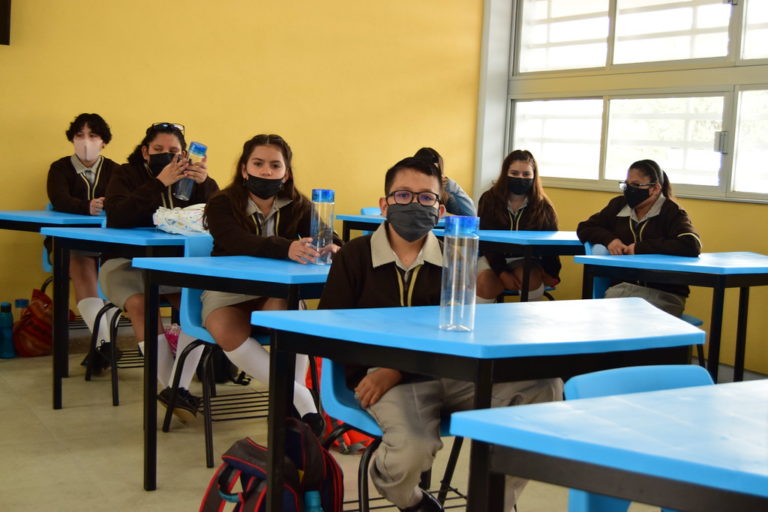 No se descarta el regreso total a las aulas, pero la decisión no será arbitraria: IEA