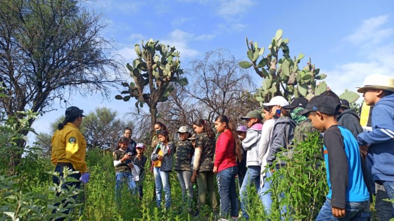 Ssmaa y Conafor realizan recorrido con alumnos de la escuela de Guardabosques