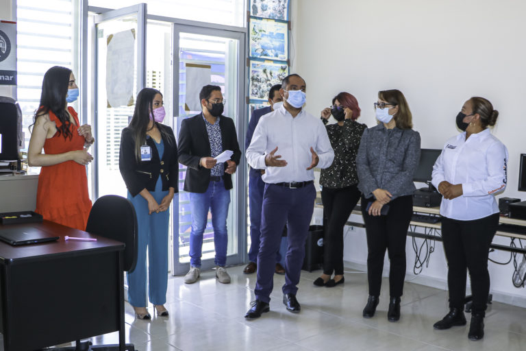 Titular del IAM supervisa Centro de Desarrollo de las Mujeres en Rincón de Romos 