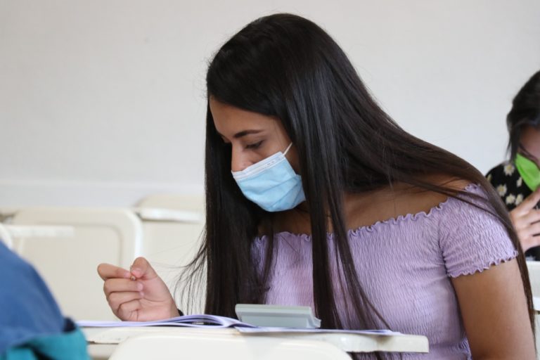 IEA destina más de un millón de pesos para becas “Tutor al 100”