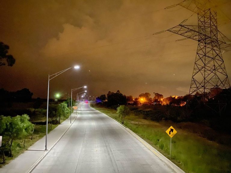 Alumbran una de las avenidas más transitadas en Jesús María