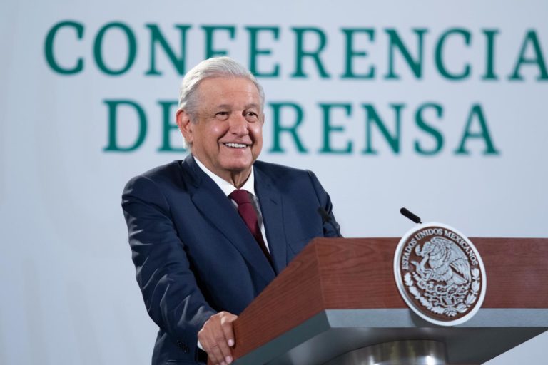 López Obrador: Ante la corrupción, la victimización/ Convicciones 