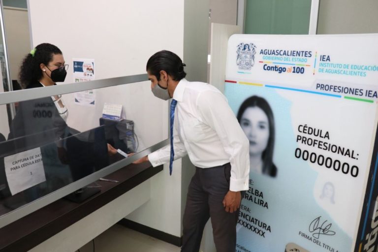 IEA recomienda tramitar cédula profesional estatal 
