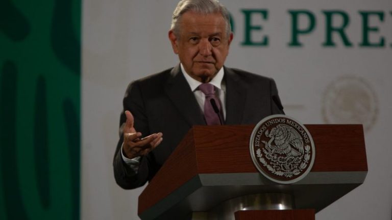 AMLO acusa al exrector de la UDG de boicotear retorno a clases presenciales con fines políticos